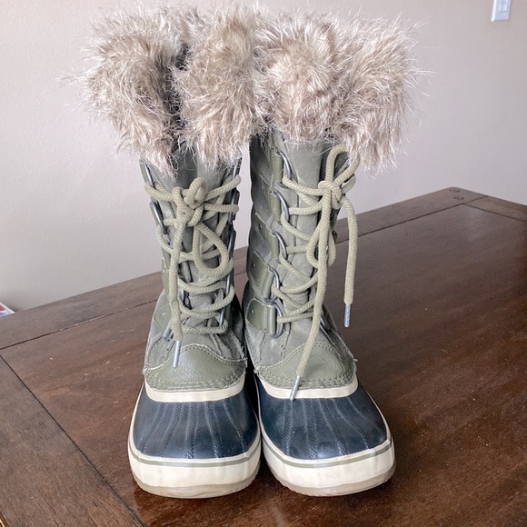 Joan of Arctic Army Green Leather Suede Snow Boots - Picture 5 of 7